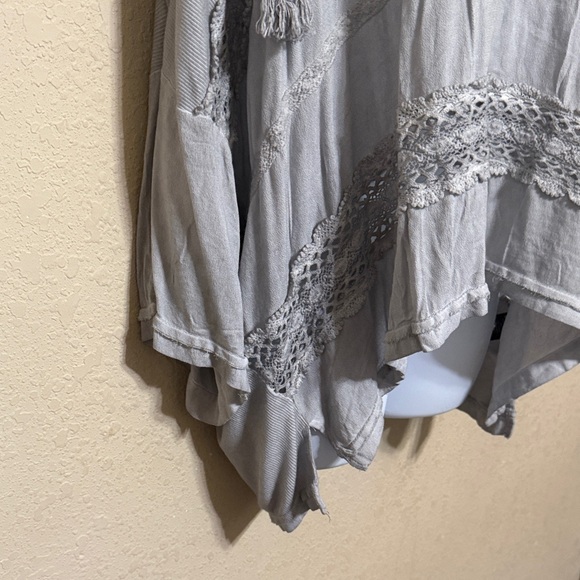 POL Crochet-Trim Hooded Tunic in Light sage - Picture 6 of 9